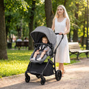 Reversible folding stroller, Light Grey, lifestyle view